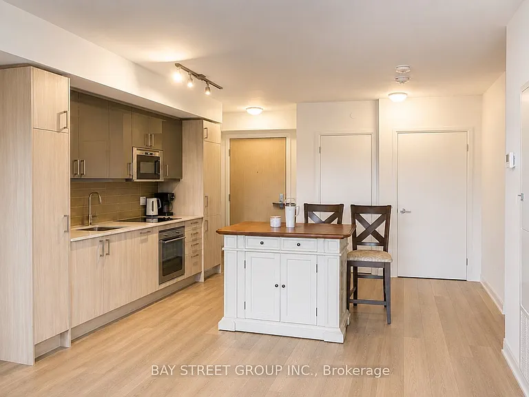 77 Mutual St #801 — Photo 9