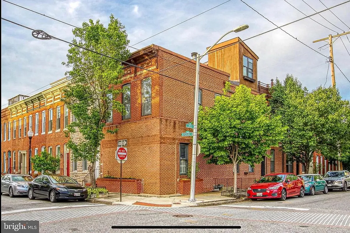 Building Photo - 400 E Cross St #1