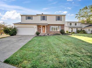 6991 Edgecliff Dr, Parma, OH