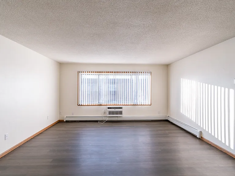 Fargo, ND North Manor Apartments | Living