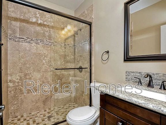 4th image of 209 Juniper St
