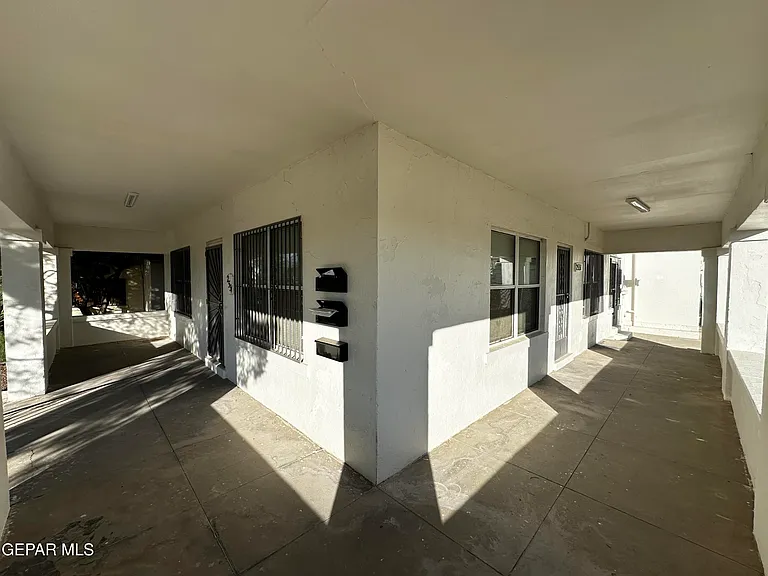 2531 Pershing Dr #A — Photo 5