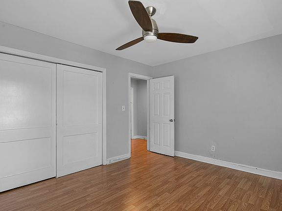 3rd image of 1025 Martindale Dr