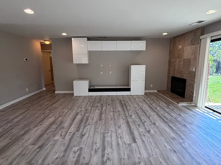 2348 Sawyer Ct — Photo 13