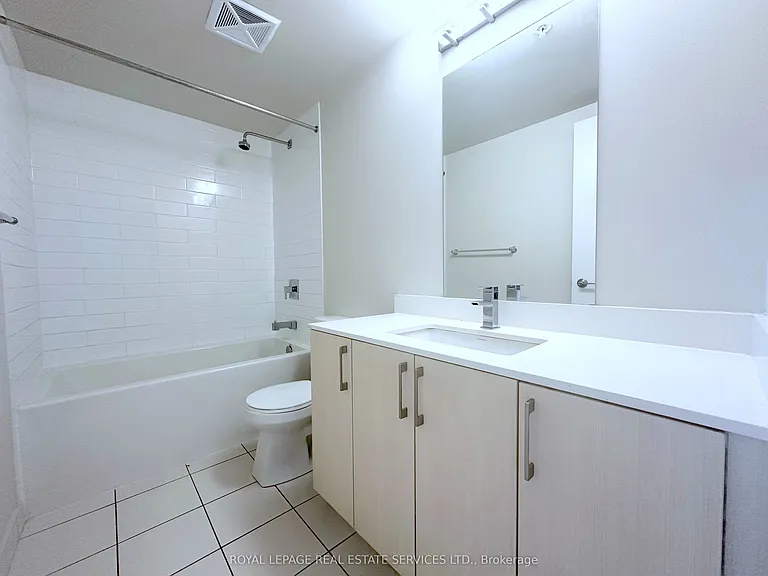 763 Woodbine Ave #406 — Photo 9