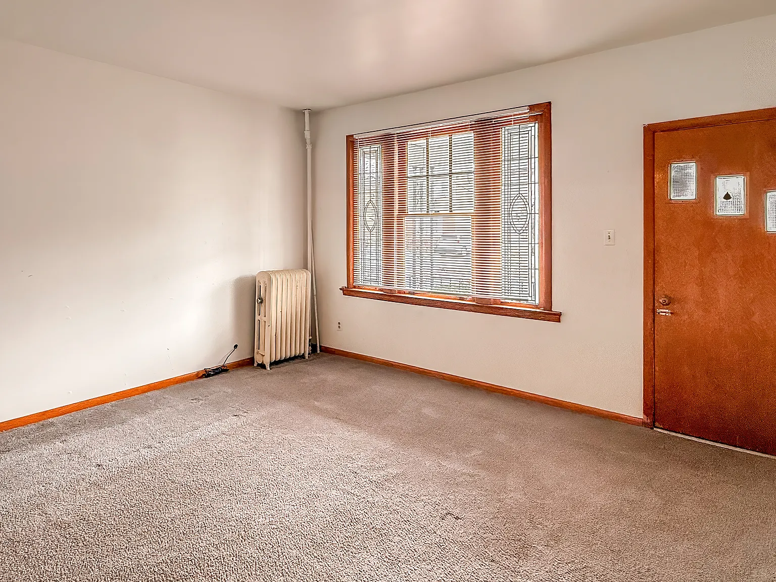 3 bed, 1.5 bath, 1150 sqft, $1,300 — Photo 4