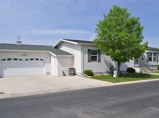 W6943 Edgewater Dr, Fond Du Lac, WI 54937