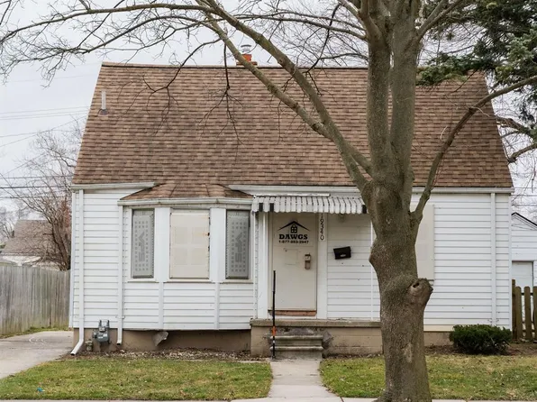 19340 Kenosha St, Harper Woods, MI 48225
