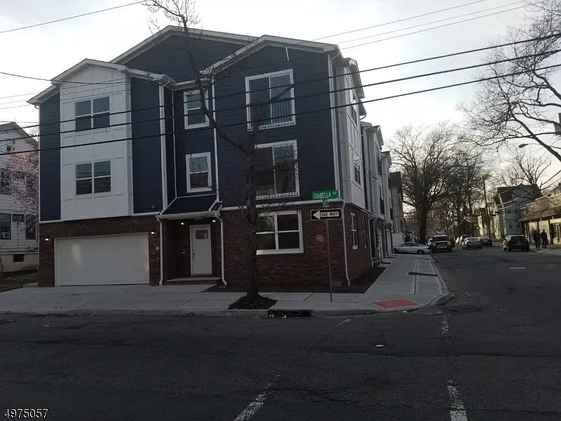 Building Photo - 100 Grove Ter #1B