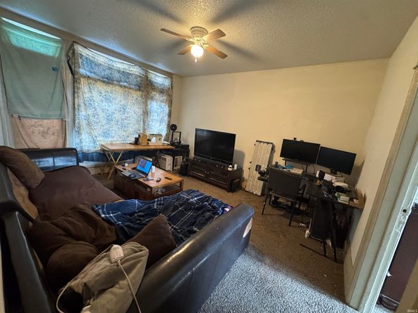 fort-wayne-indiana-73117678 picture