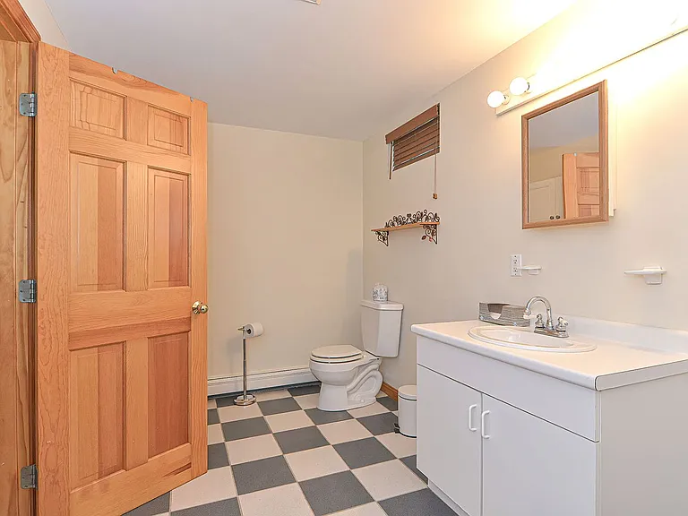 206 Atlantic St — Photo 36