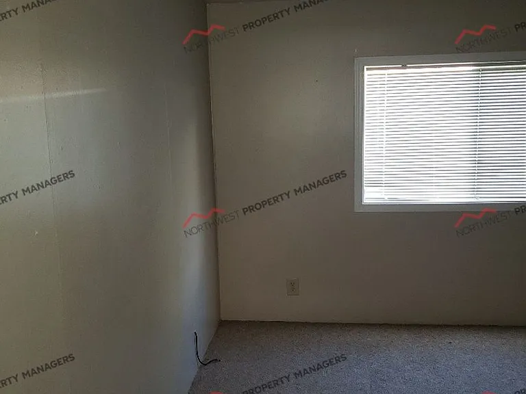 2495 NE Kresky Ave — Photo 20