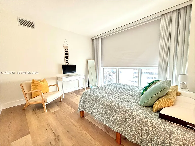 500 NE 29th St #601 — Photo 14