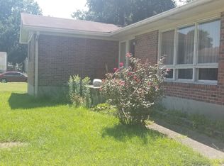 8314 Woodsman Ct, Louisville, KY 40219