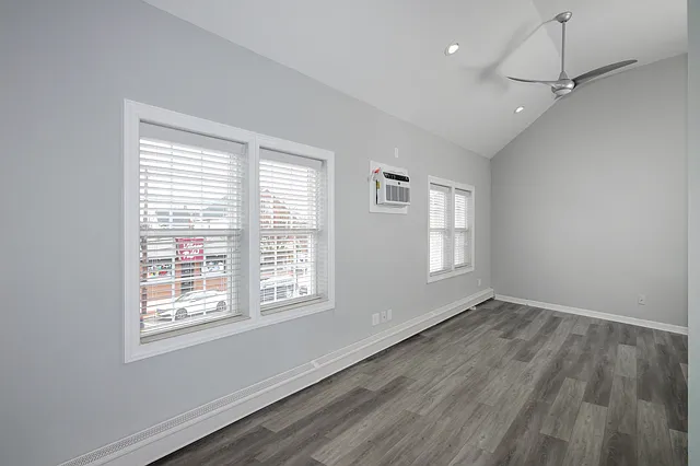 Fairfield Knolls at Lindenhurst — Photo 19