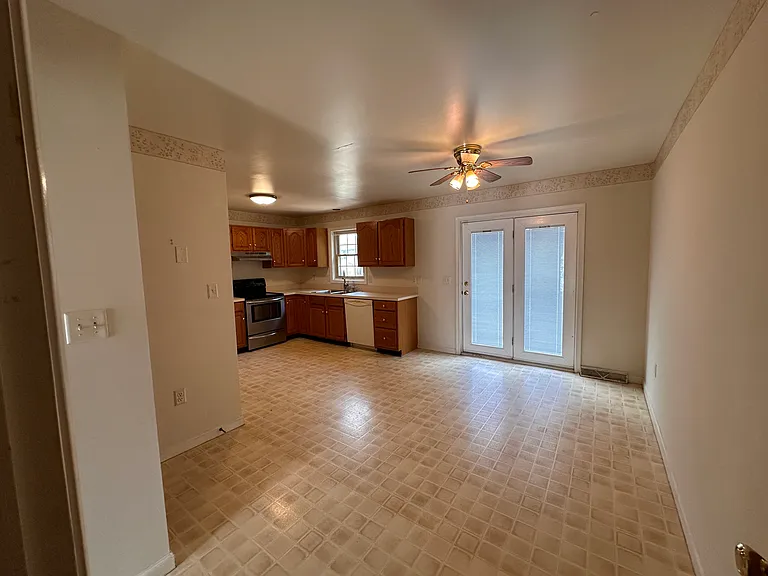 114 Millview Ct — Photo 4