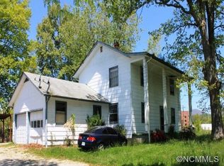 2139 Pilot Mountain Rd, Hendersonville, NC 28792