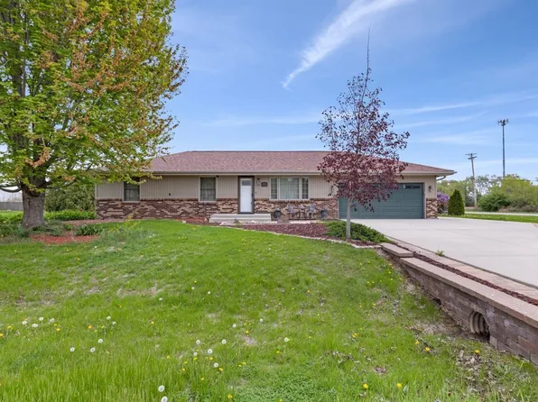 10337 Banyan Dr, Machesney Park, IL 61115