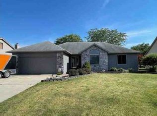 1307 S Dewey St, Auburn, IN 46706