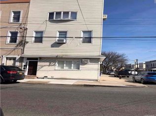 6751 73rd Pl, Flushing, NY 11379