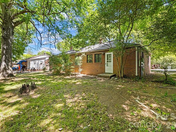 3rd image of 317 W D Ave