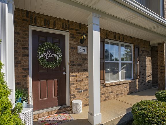 2nd image of 2121 Victory Gallop Ln