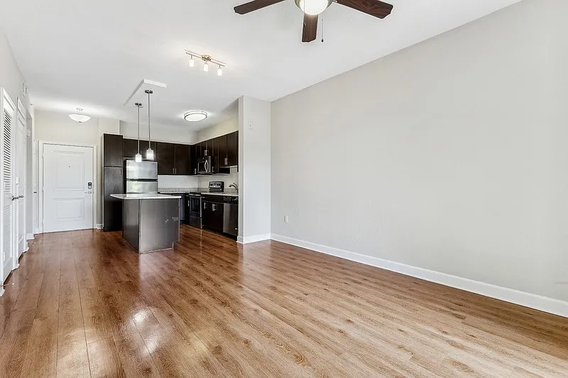Lantower Westshore — Photo 3