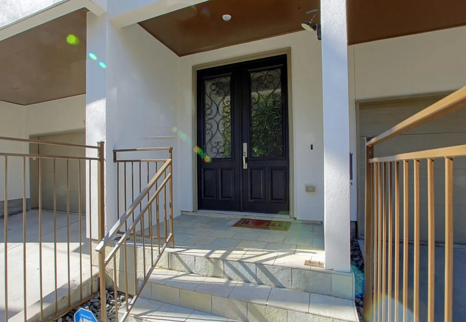3 bed, 3.5 bath, 2669 sqft, $3,995 — Photo 2