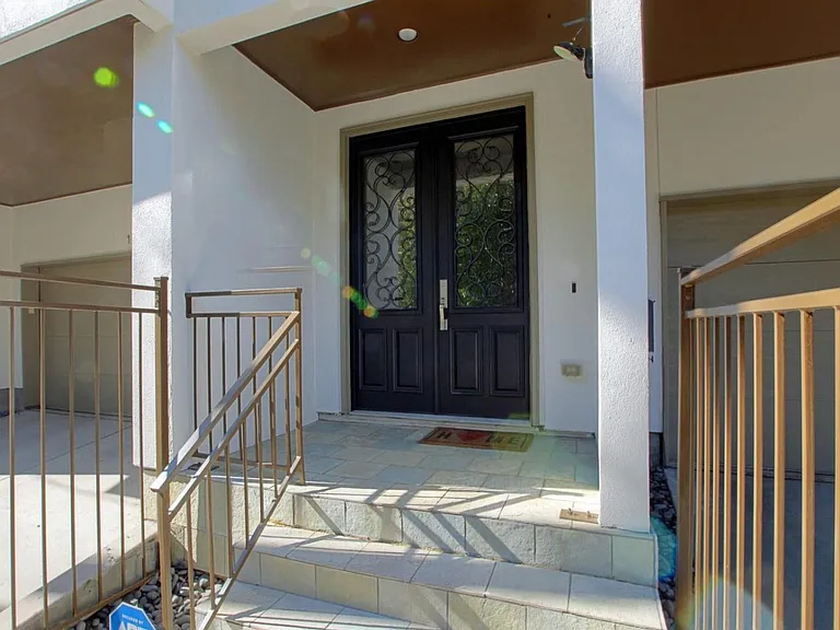 1504 Hazel St — Photo 2