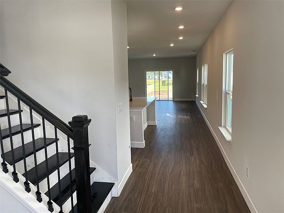 5th image of 95228 Terris Way