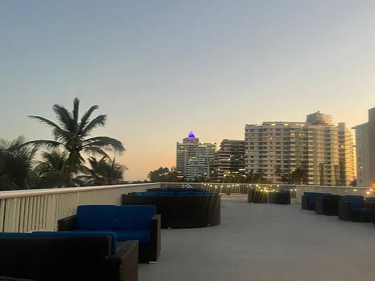 5401 Collins Ave #1513 — Photo 8