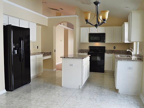 5th image of 1824 Pine Bay Dr