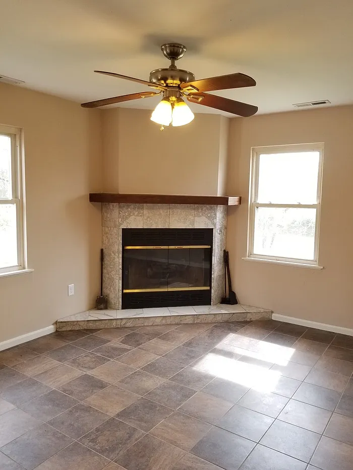 2 bed, 2.0 bath, 1400 sqft, $1,599 — Photo 3