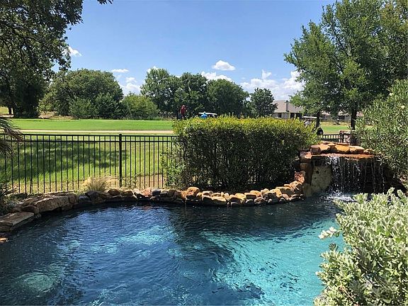 3rd image of 9060 Crockett Dr