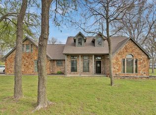 100 Plantation Oaks Ct, Springtown, TX 76082