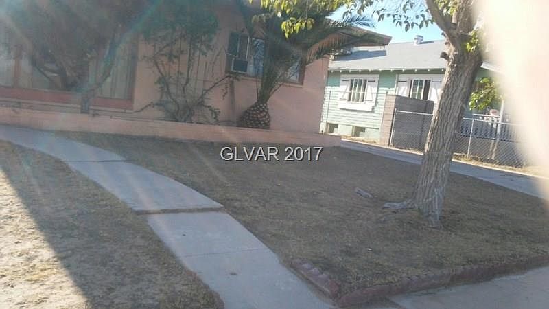 2nd image of 218 S 11th St