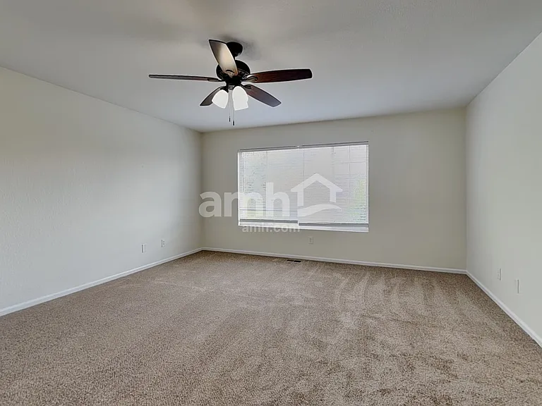 9762 Chambers Dr — Photo 10