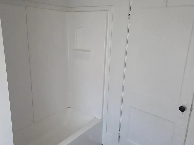 708 N Lake St #B — Photo 11