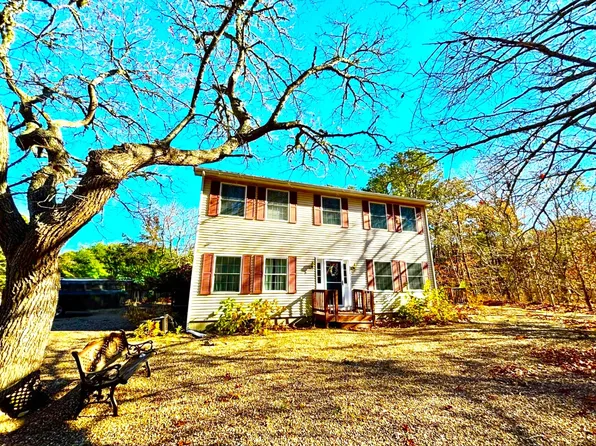 1 Jessie Leigh Mitchell Way, Oak Bluffs, MA 02557
