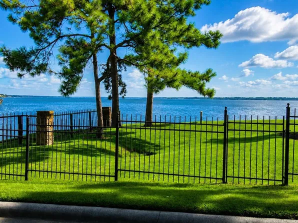 12800 Melville Dr #207B, Montgomery, TX 77356