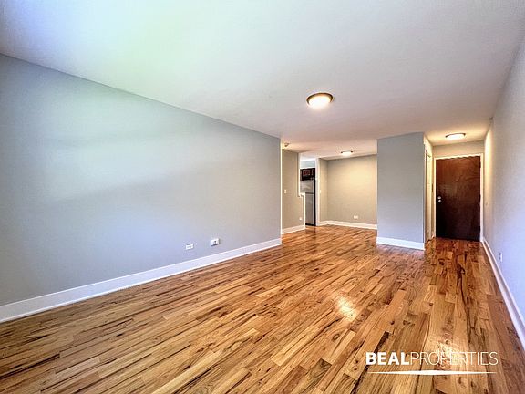 4th image of 696 Elm Pl APT 200