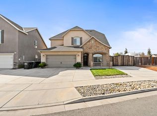 2327 N Elm Street, Visalia, CA 93291