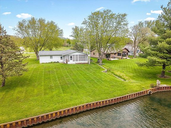 2nd image of 210 Lake Summerset Rd