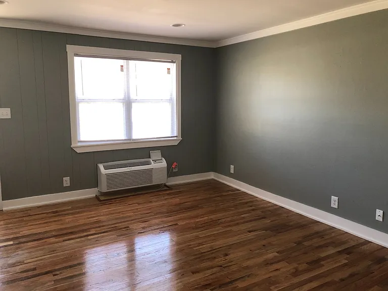 908 Berkeley St — Photo 3
