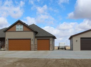 3000 Beaver Creek Rd, Minot, ND 58701