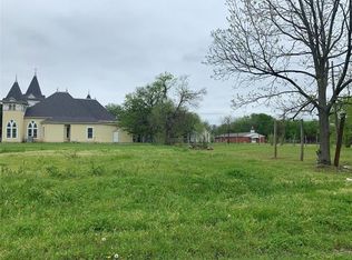 420 Throckmorton St, Gainesville, TX 76240