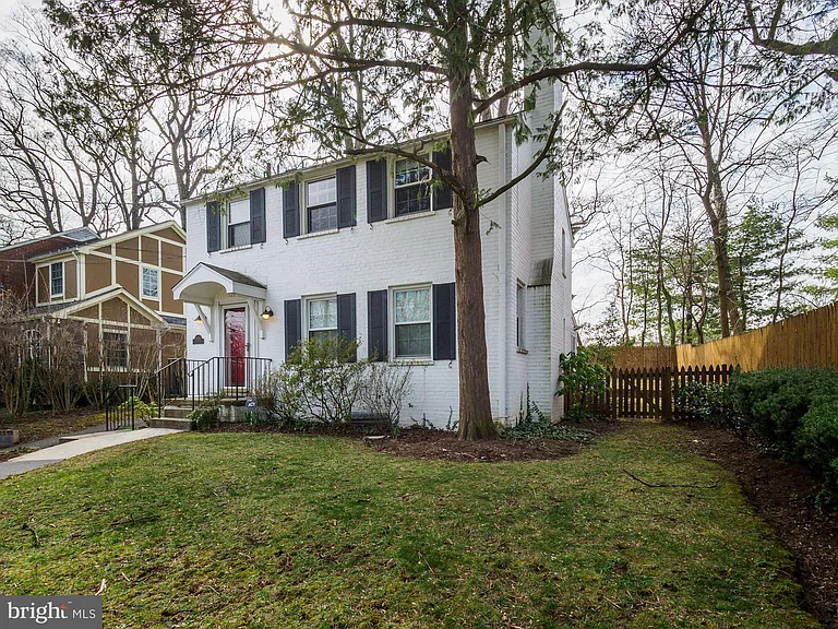5208 Glenwood Rd — Photo 2