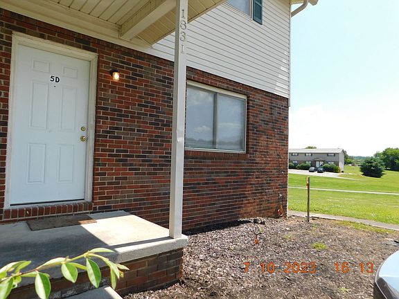 3rd image of 1831 Meadowland Ln #1831-D