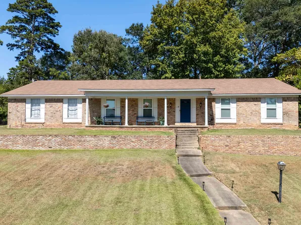 312 Horseshoe Dr, Kilgore, TX 75662