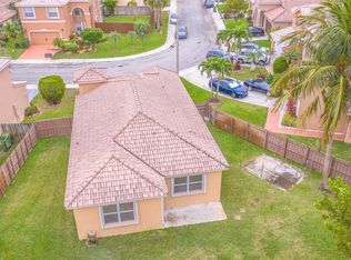 10563 SW 14th Ct, Pembroke Pines, FL 33025